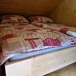 Koca V Gozdu, Forest House Near Apartman