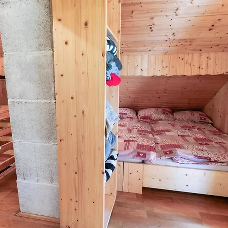 Apartment Koca V Gozdu, Forest House Near