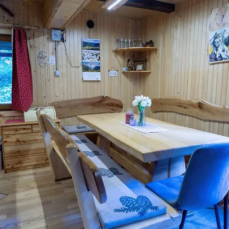 Koca V Gozdu, Forest House Near Apartment Bled