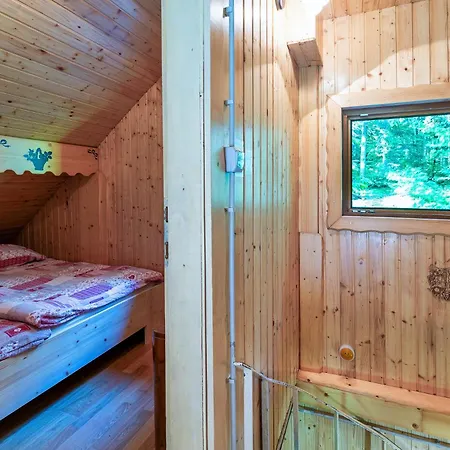 Apartment Koca V Gozdu, Forest House Near