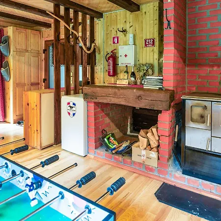 Koca V Gozdu, Forest House Near Apartment *